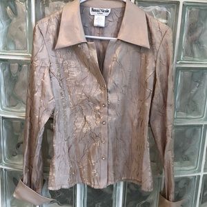 Woman’s Shirt Size M